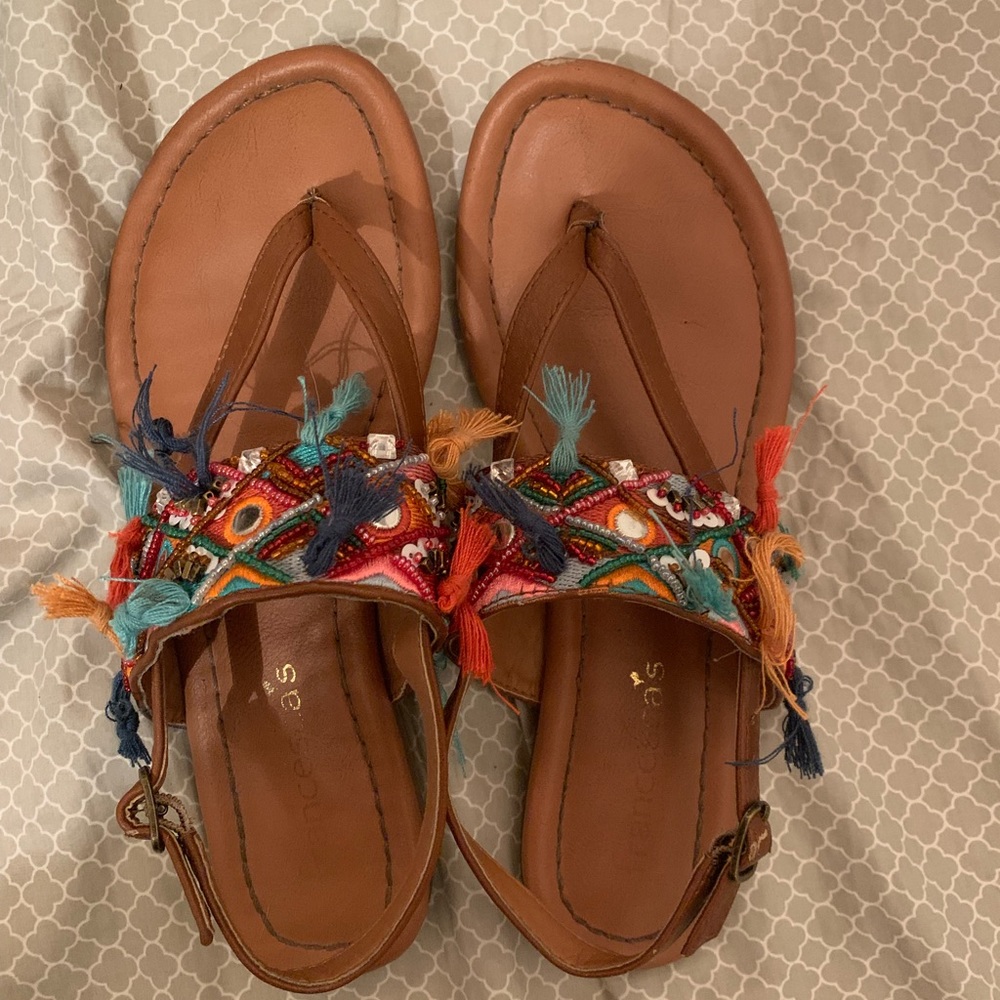 2 pairs of sandals